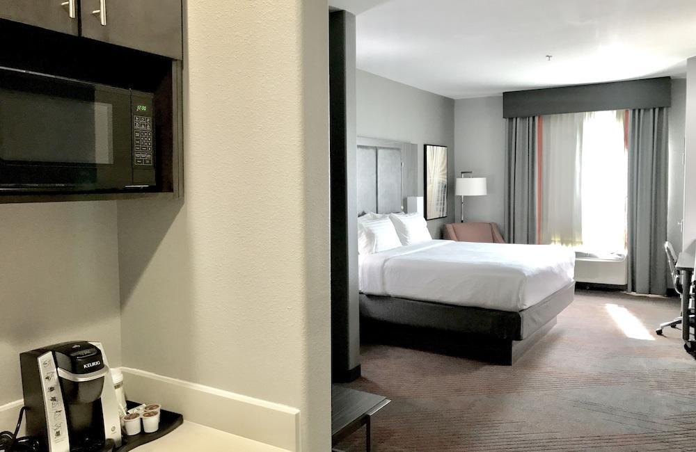 Hotel - North College Area By Ihg 3*